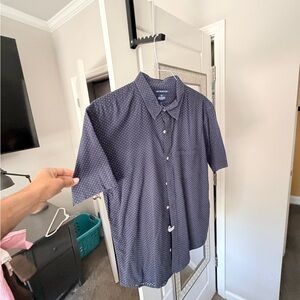 Old Navy Men's Dark Blue Patterned Shirt